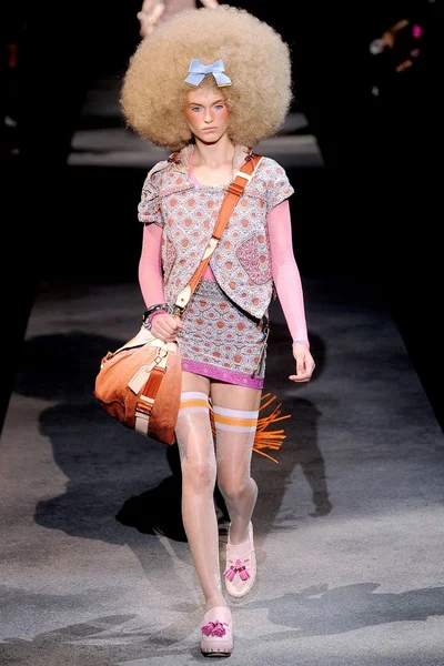 Look 11
